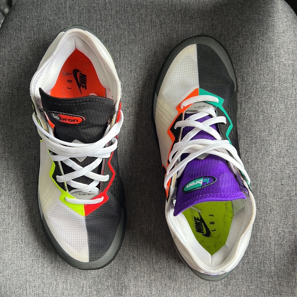 Nike Lebron XVIII 18 Low Greedy